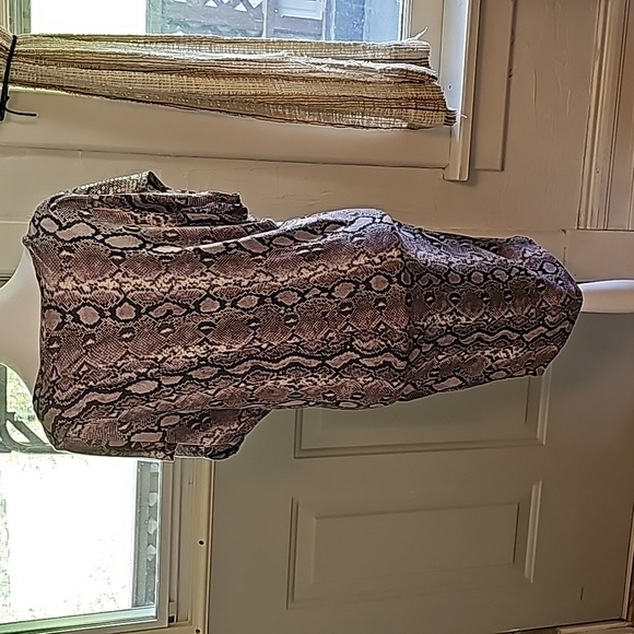 Michael Kors NWOT, Brand New woman's size Small snakeskin dress - Picture 7 of 8